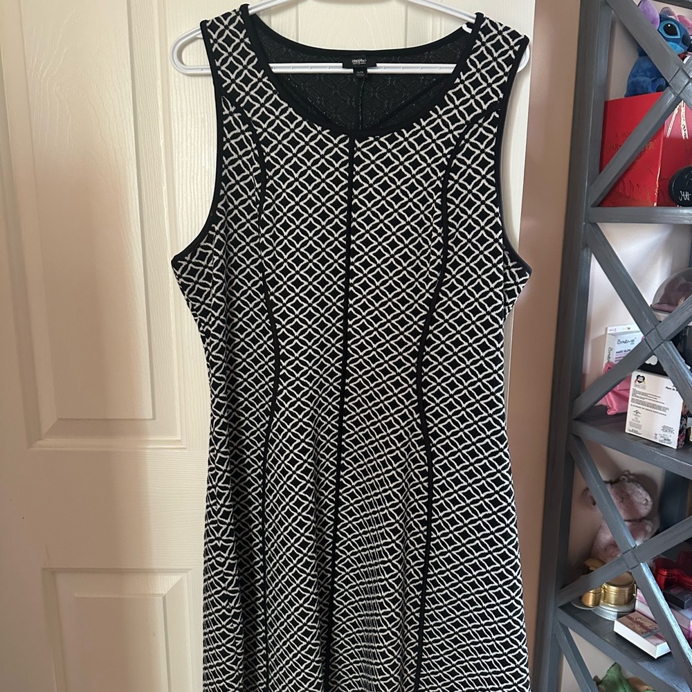 Black and White Geometric Patterned Dress